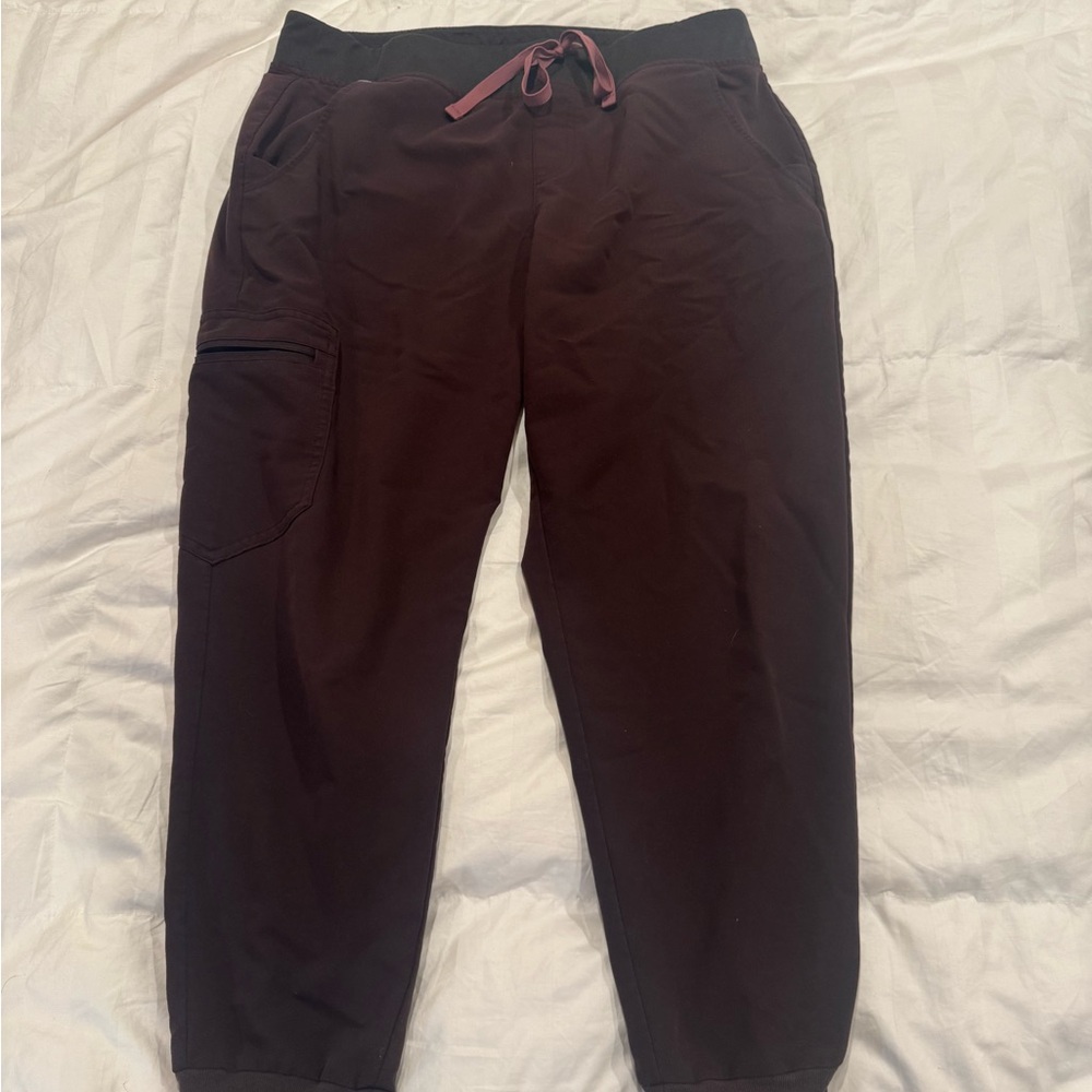 Figs Large Brown Zamora Jogger pants Medium Catarina top